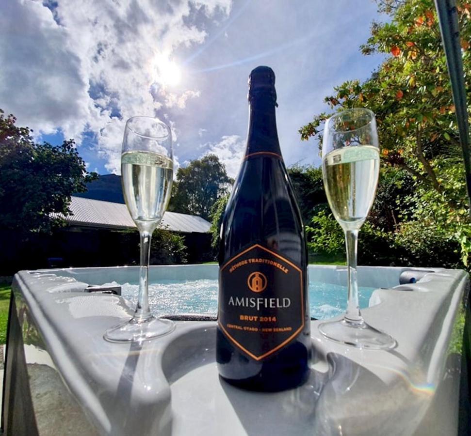 Villa Queenstown Bagian luar foto