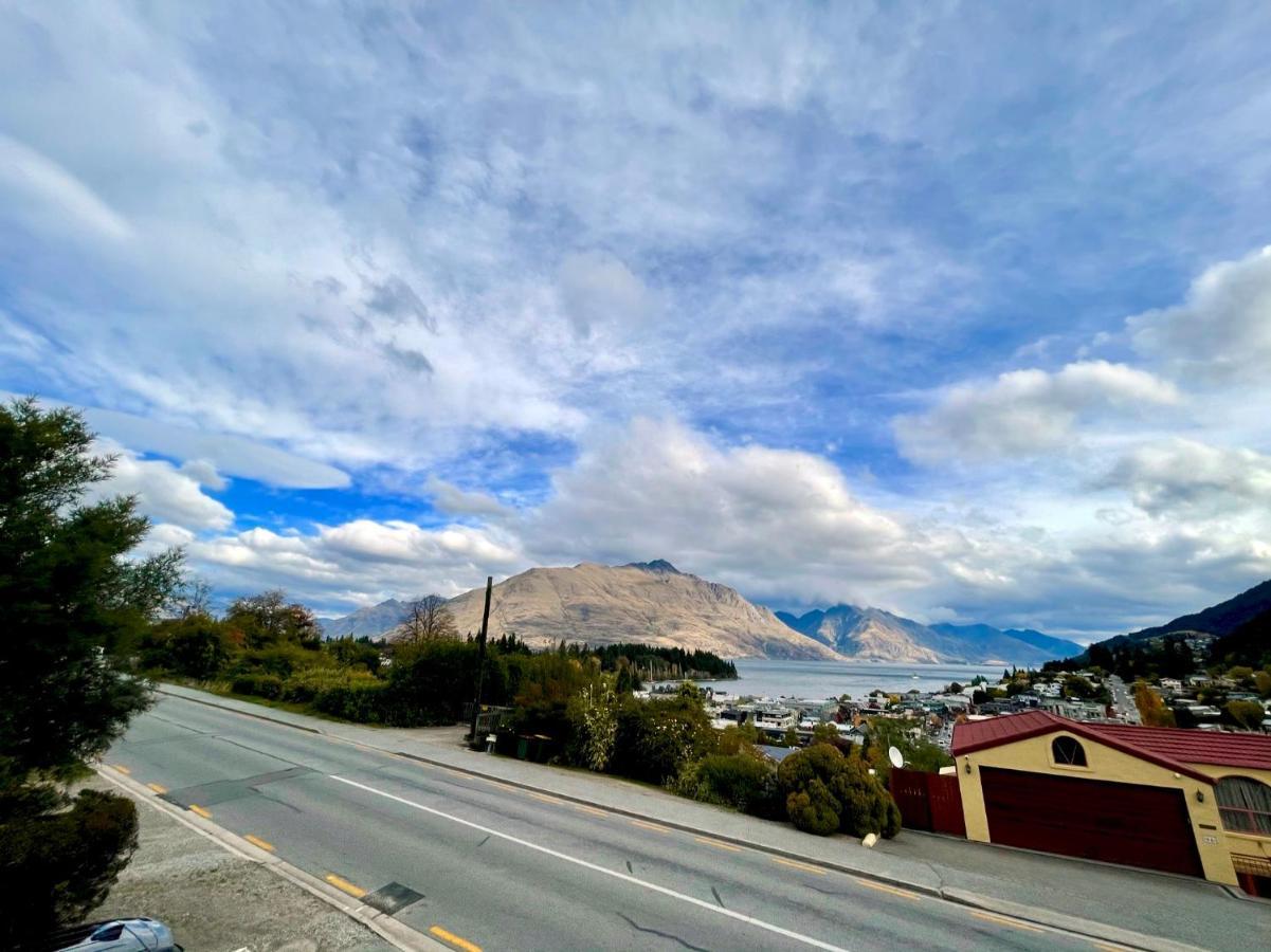 Villa Queenstown Bagian luar foto
